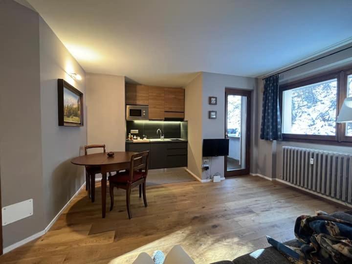 Raffinato Ed Accogliente Monolocale Di Montagna Apartment Breuil-Cervinia Luaran gambar